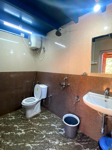 Bathroom 3, Moradia dos Quadros, North Goa