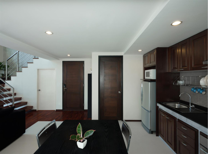 Dining Room 16
