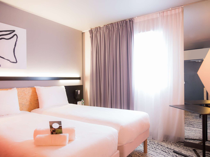 Bedroom 2, Ibis Styles Bâle-Mulhouse Airport, Haut-Rhin