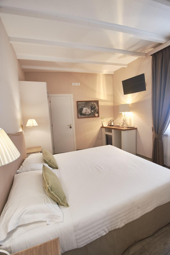 Bedroom 3, Cas'E Charming House, Caserta
