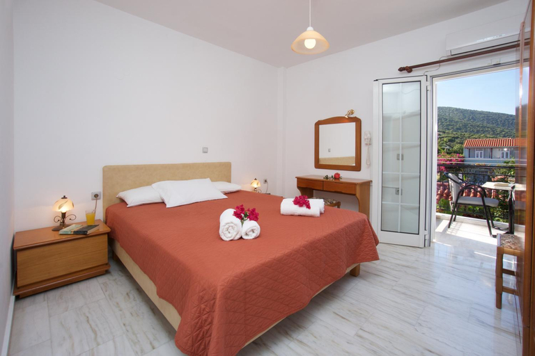 Bedroom 3, Diamanto Complex, Ionian Islands