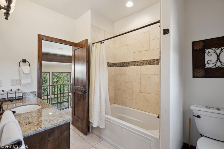 Bedroom 4, Cedar Ridge- Hot tub, Private, Minutes from Zion, Kane