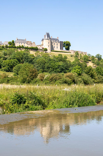 Les lodges de Sainte-Suzanne, Mayenne