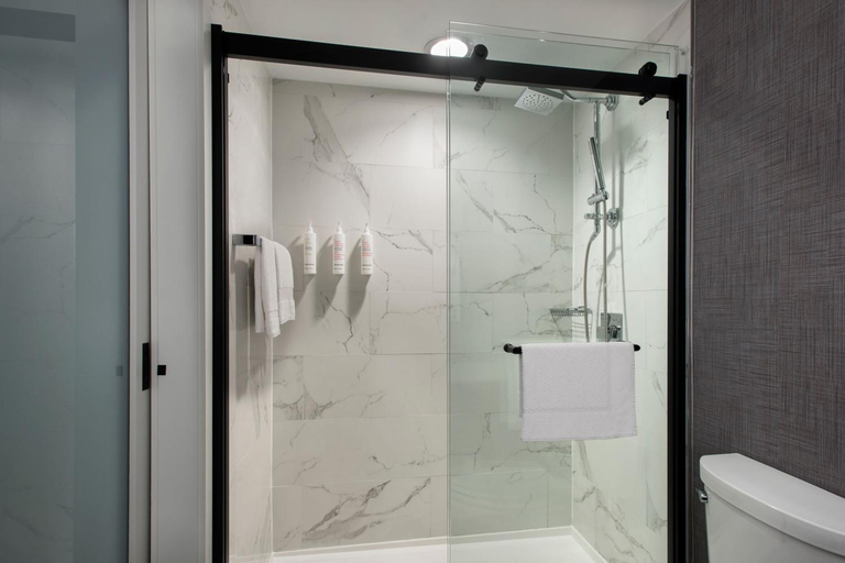 Bathroom 10