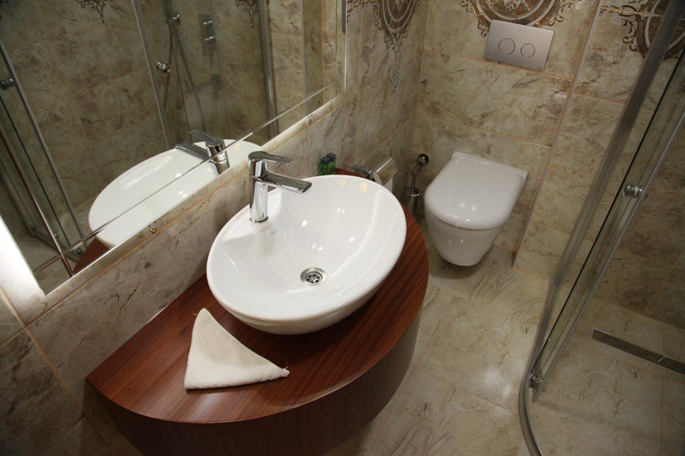Bathroom 4, Grand Vuslat Otel, Merkez