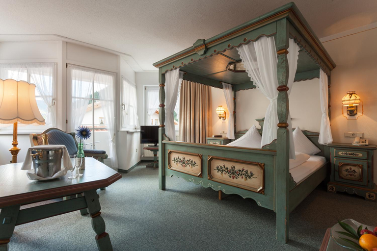 Bedroom 3, Hotel Post, Landeck