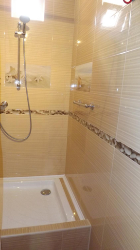 Bathroom 3, Brigitta vendeghaz, Eger