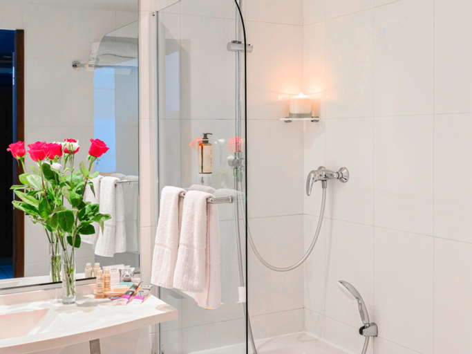 Bathroom 4