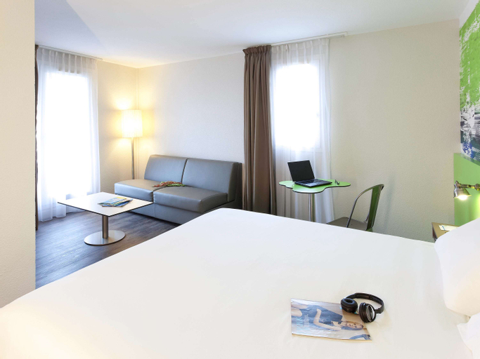 Bedroom 3, ibis Styles Lyon Villeurbanne Le Parc de la Tete d'Or, Rhône