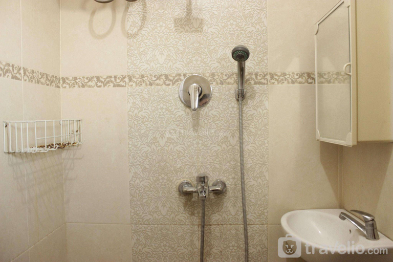 Others 5, Comfy Studio at Gateway Cicadas Apt By Travelio, Bandung