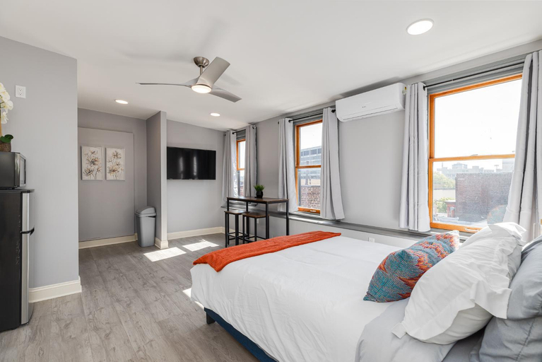 Bedroom 30