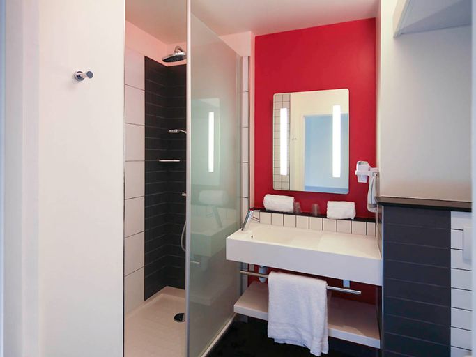Bathroom 3, ibis Styles Flers, Orne