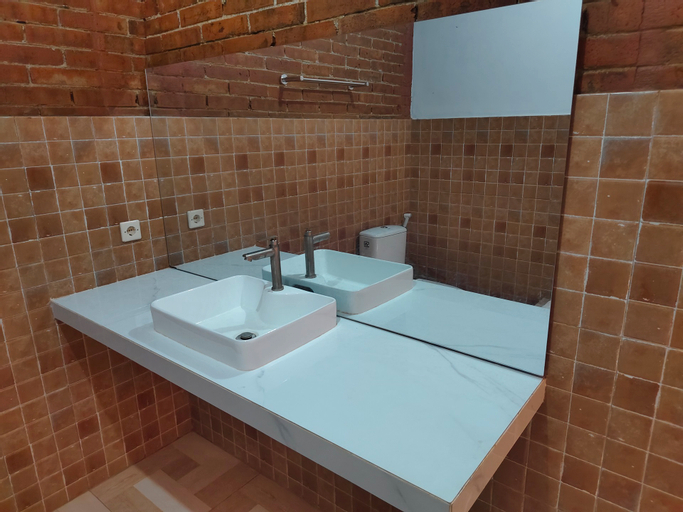 Bathroom 7