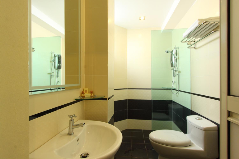 Bathroom 8
