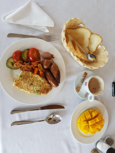 Food & Drinks 2, Suncity Hotel Apartment, Accra