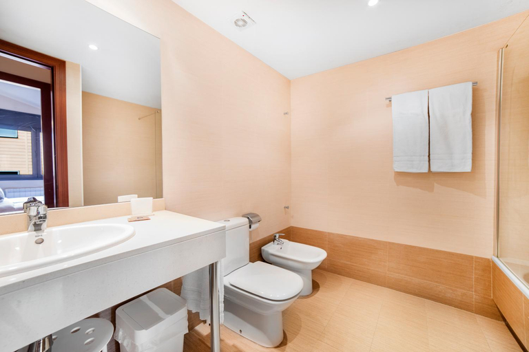 Bathroom 3, Apartaments El Floc