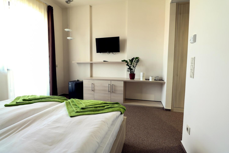 Bedroom, Ipari Park Panzio, Szolnok