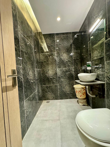 Bathroom 4, Hotel 51, Amritsar