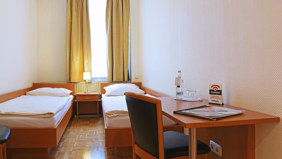Bedroom 1, Hotel Deutsches Haus, Rhein-Lahn-Kreis