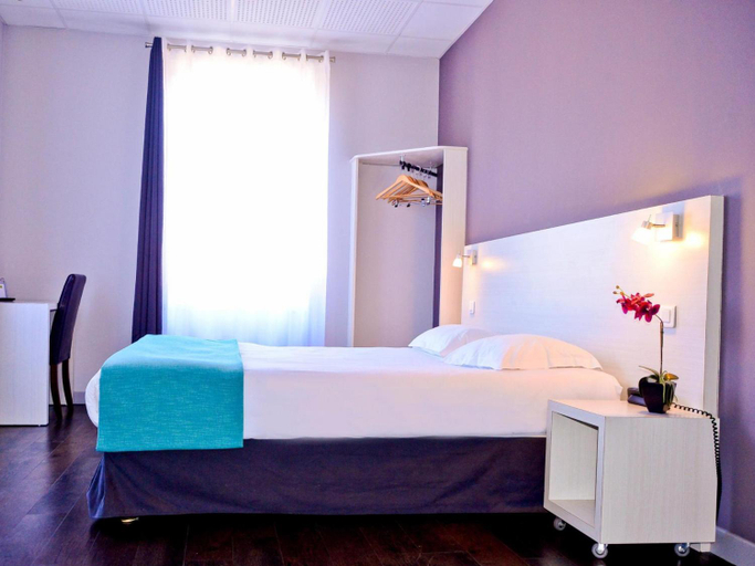 Others 3, Hotel Le Comty, Loire