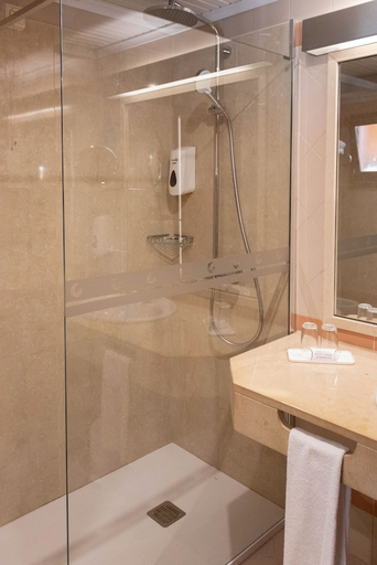 Bathroom 5, Alpino Atlantico Ayurveda Cure Centre Adults Only, Santa Cruz