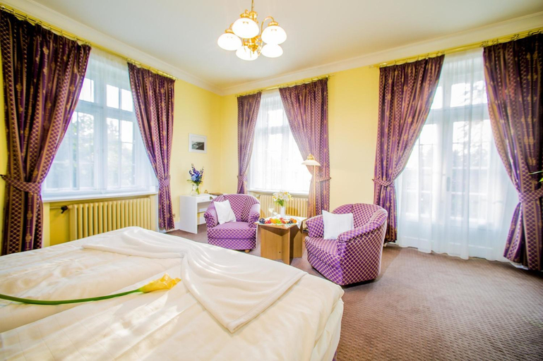 Bedroom 3, Hotel Veba, Náchod