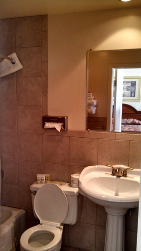 Bathroom 4, Trail's End Motel Sheridan, Sheridan