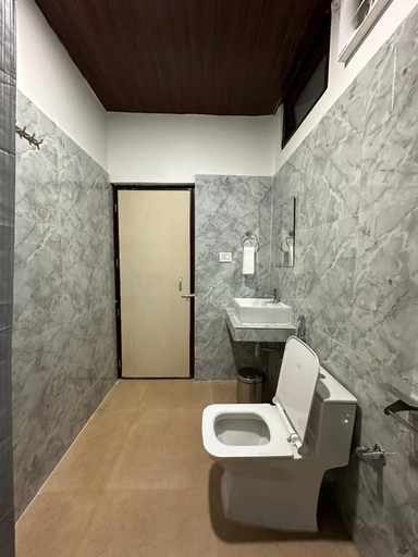 Bathroom 3, Zen Resort, West Kameng