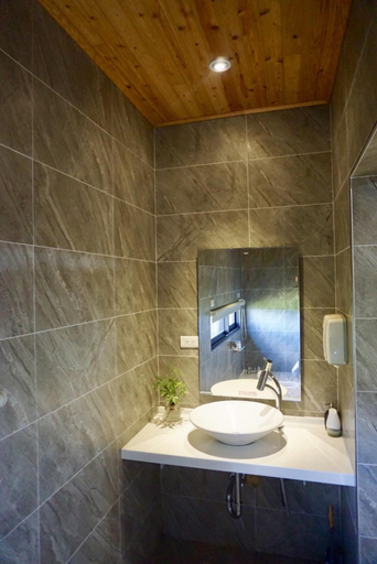 Others 2, CarNo B&B, Yilan