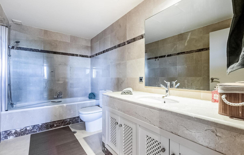Bathroom, Beach Front Apartment In Los Alcazares, Murcia