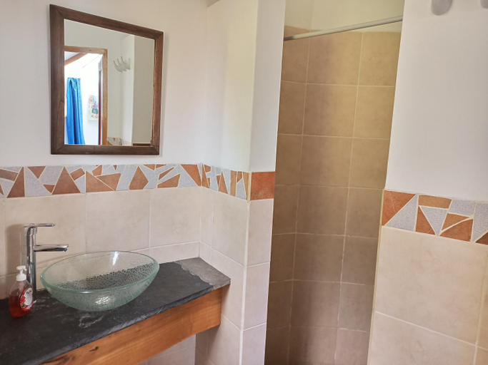 Bathroom 3, Suites Sultan, Manco Kapac