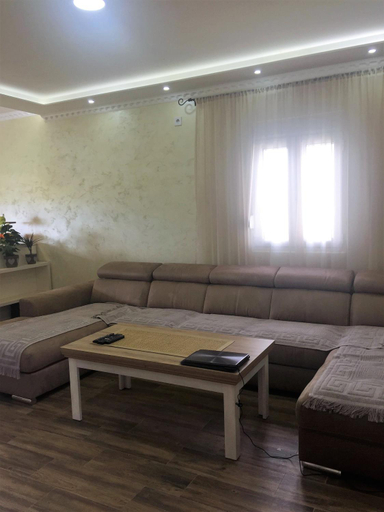 Others 3, Eko Apartmani Krackovic