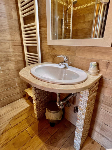 Bathroom 4
