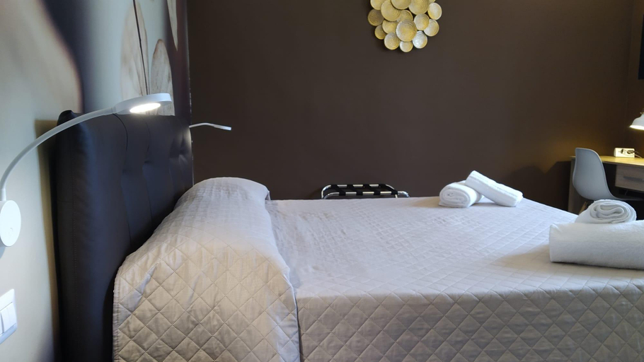 Bedroom 2, CconfortHotels R&B Central Rooms, Bari