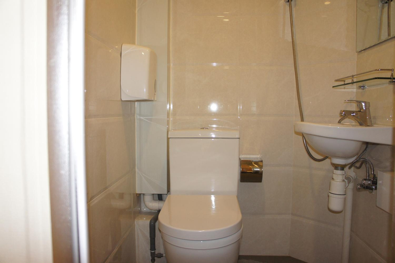 Bathroom 8