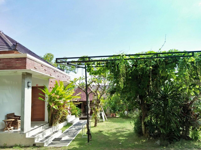 Exterior 9