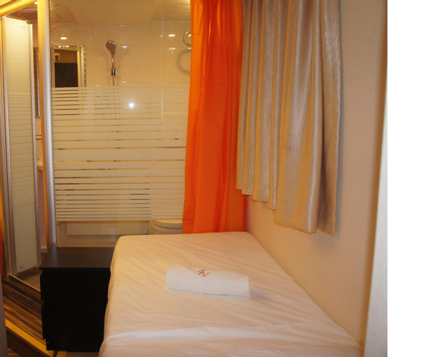Bedroom 13