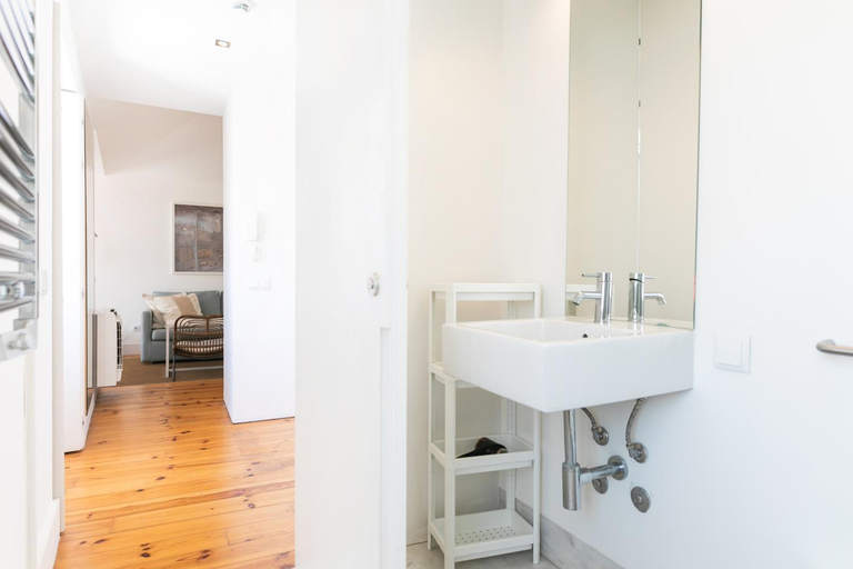 Bathroom 4, Lisbon Five Stars Apartments Combro 77, Lisbon