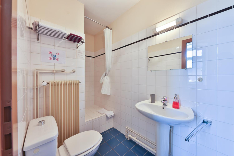 Bathroom 4, Ancien Presbytere Albert Schweitzer, Haut-Rhin