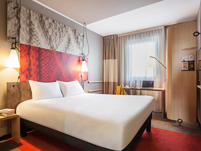 Bedroom 5, ibis Sens, Yonne