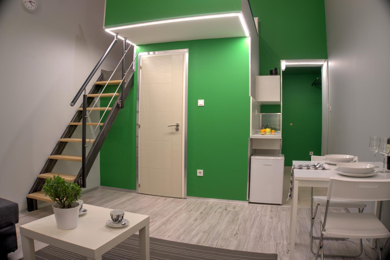 Others 3, HILD-1 Apartments, Budapesti