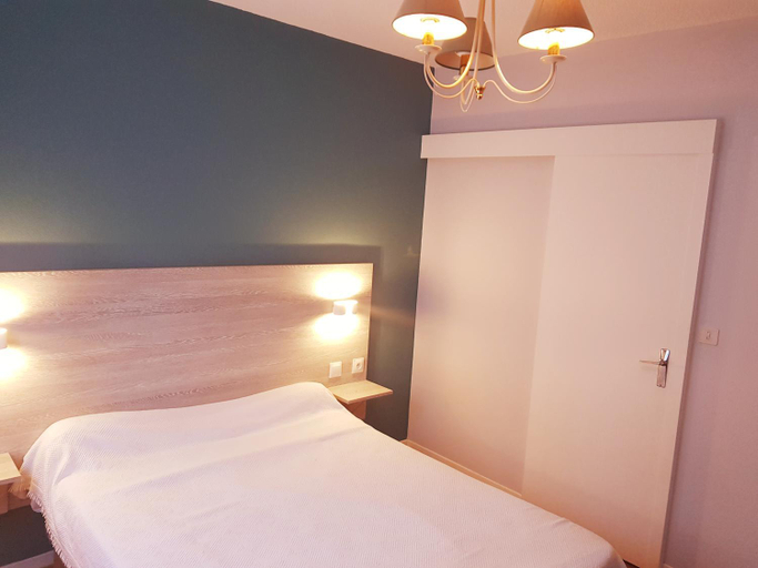 Bedroom 2, Hotel Restaurant Le Bourgneuf, Pyrénées-Atlantiques