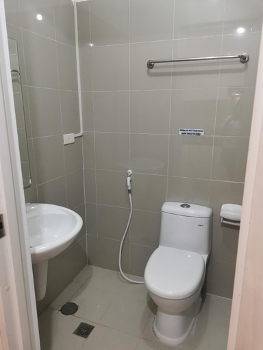 Bathroom 2, Modern 1BR with balcony and 100mbps wifi, Quezon City