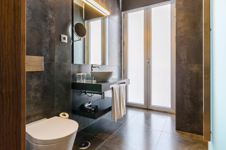 Bathroom 4