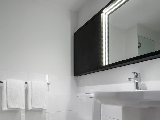 Bathroom 9