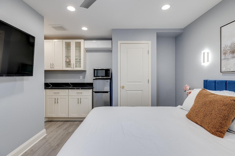 Bedroom 25