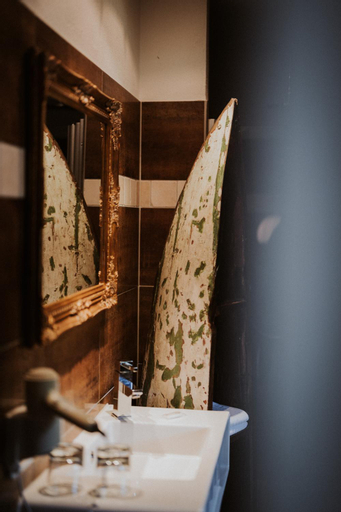 Bathroom 7