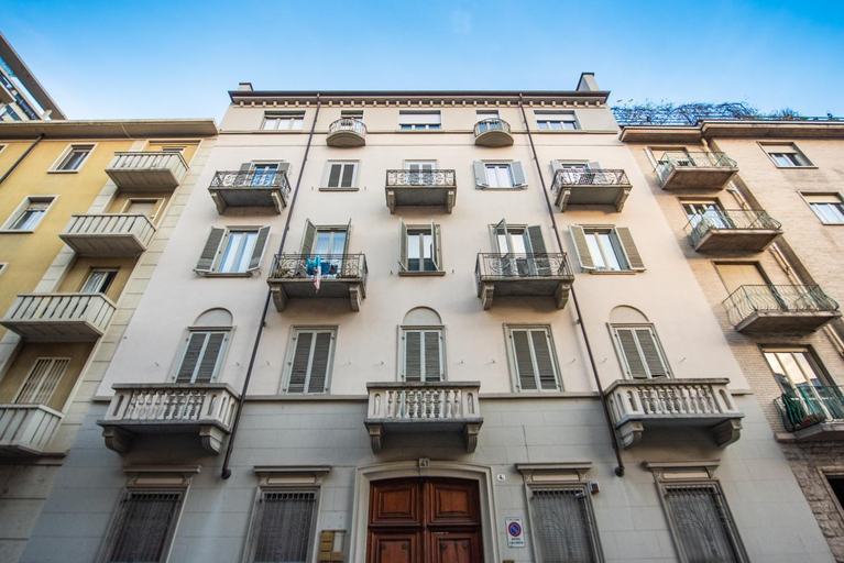 Exterior 15