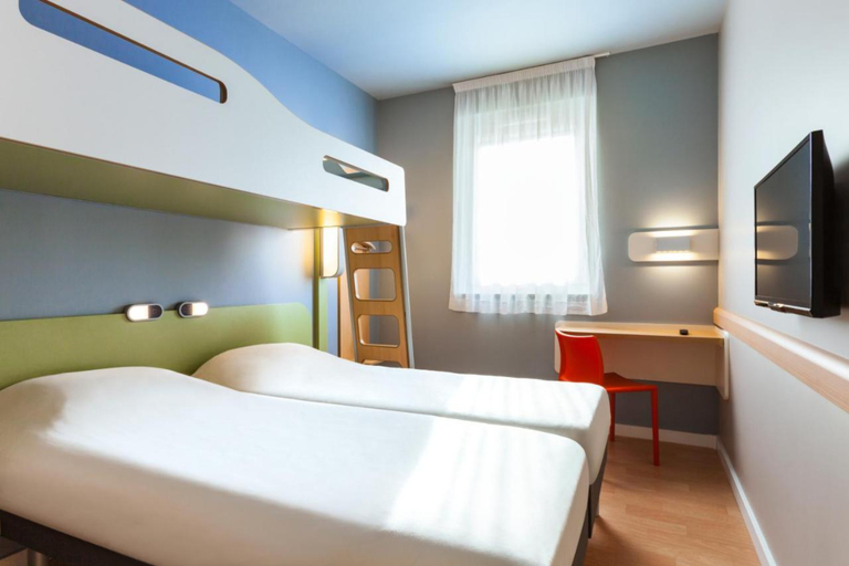 Bedroom 3, ibis budget Sens, Yonne