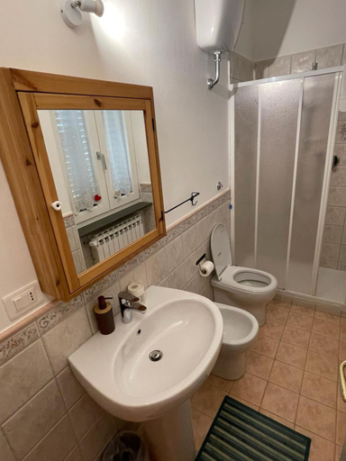 Bathroom 3, Lattrazionedelgeco, Terni